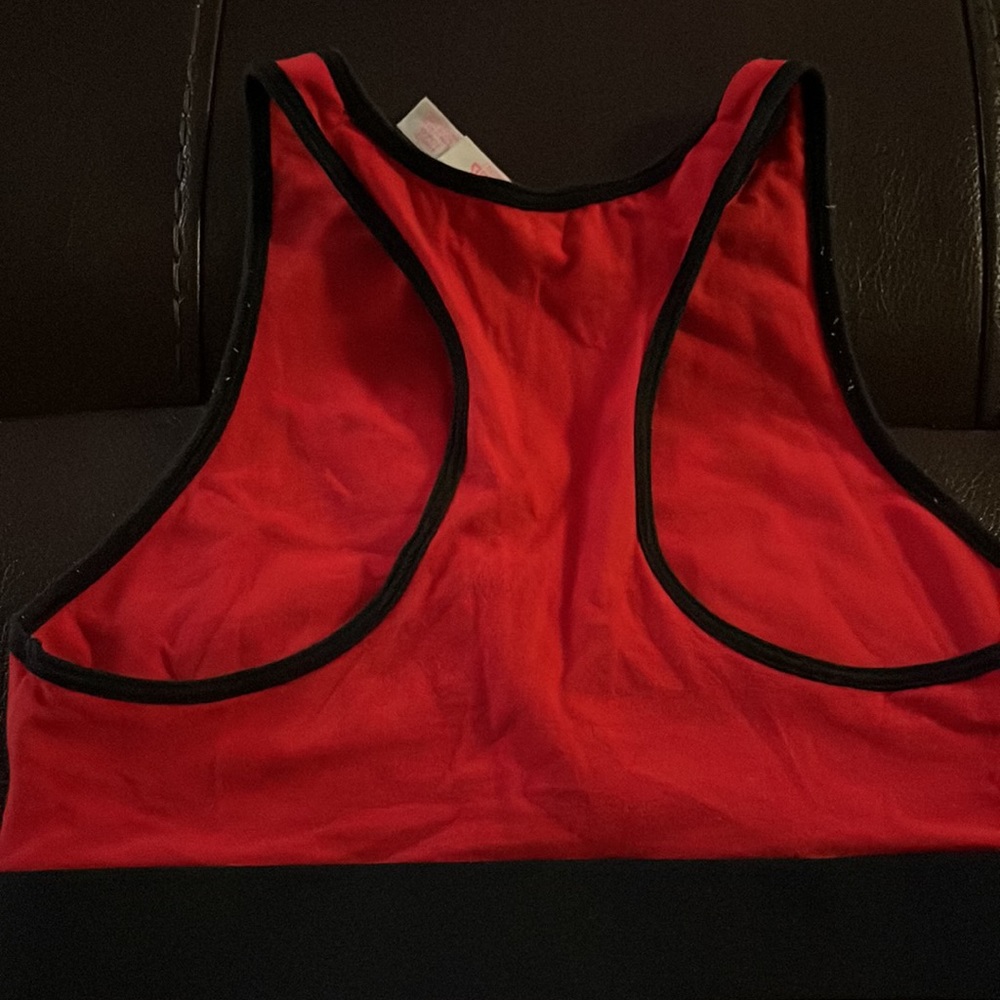 Red top - Picture 2 of 3